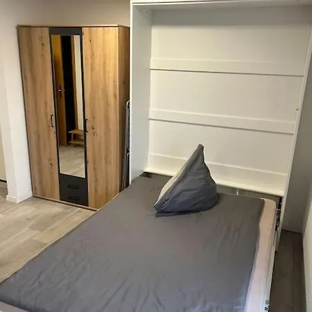 Kirchdorf Lounge - Komplette Moderne Mit Parkplatz Nahe A7 Unteropfingen